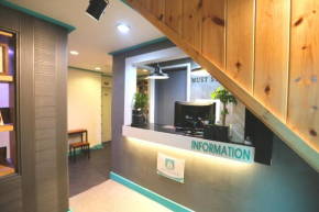  Must Stay Hotel Myeongdong  Сеул